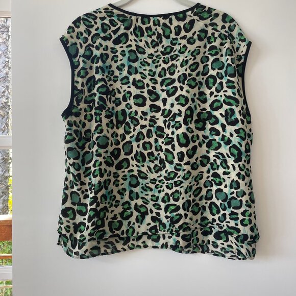 Cabi ‎ Green Jungle Print Cheetah Top, Sleeveless Size M, 3260 - Picture 3 of 7